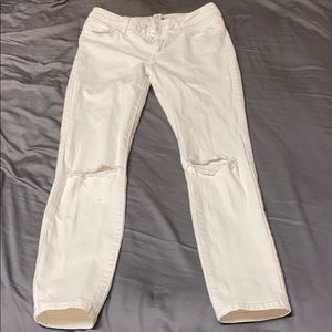 White skinny jeans